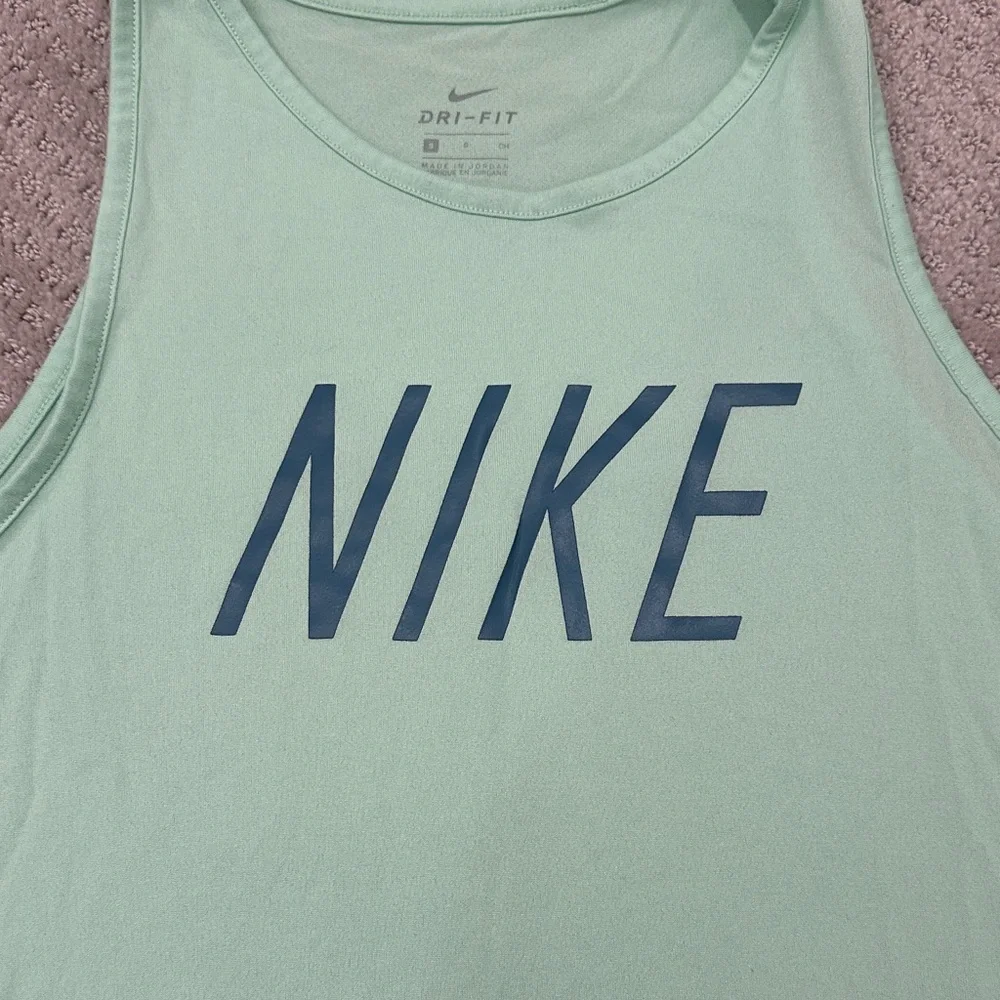 Nike light green